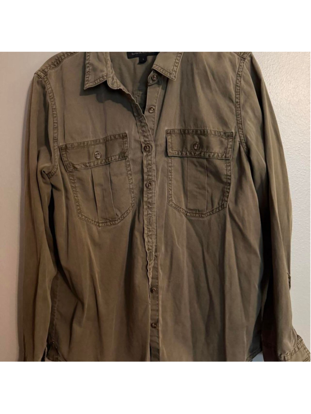 Banana Republic olive green utility shirt in size Small